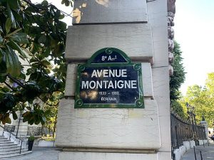 Plaque_Avenue_Montaigne_-_Paris_VIII_(FR75)_-_2021-05-31_-_2